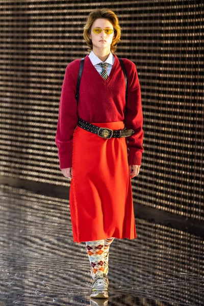 Look 60